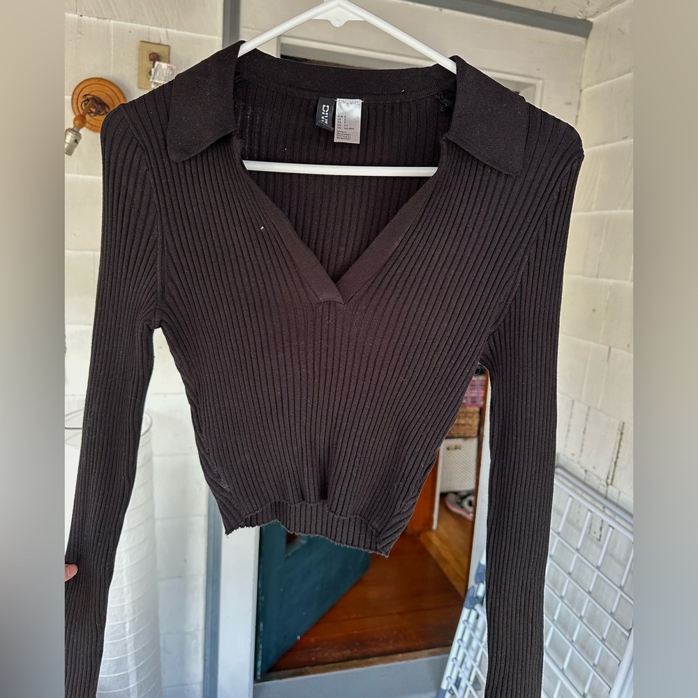 cropped V neck sweater size small